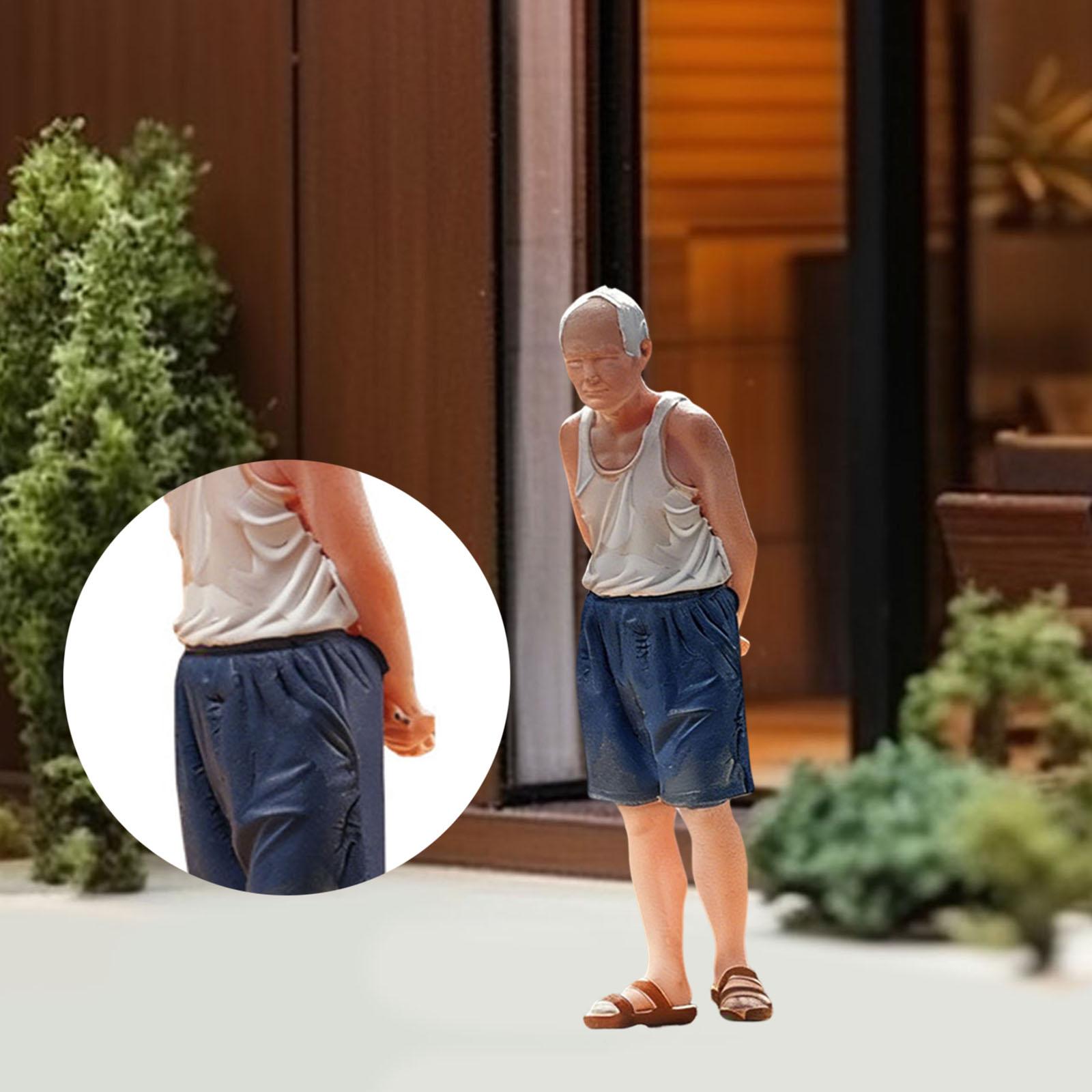 Photography Of A Man - Figur Miniatur Orang Tua Skala 1:64