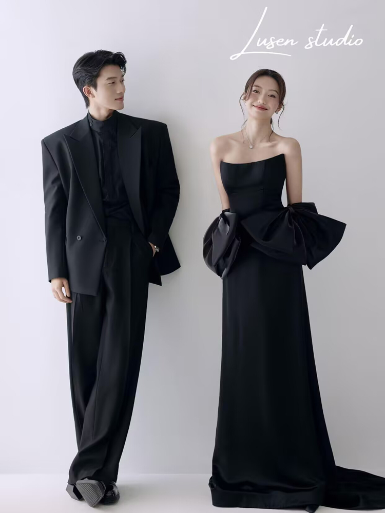Gaun Hepburn Hitam Minimalis d - Photography Studio ulasan dan harga